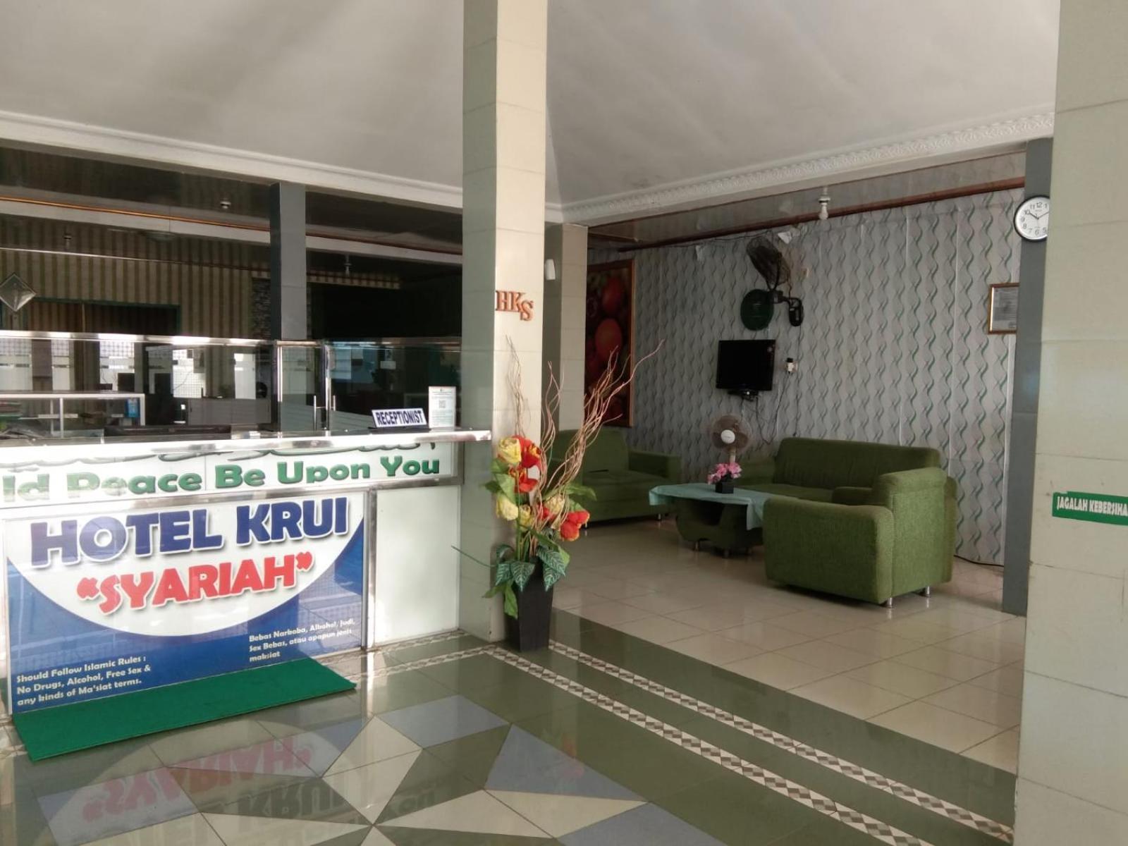 Hotel Krui Syariah Экстерьер фото